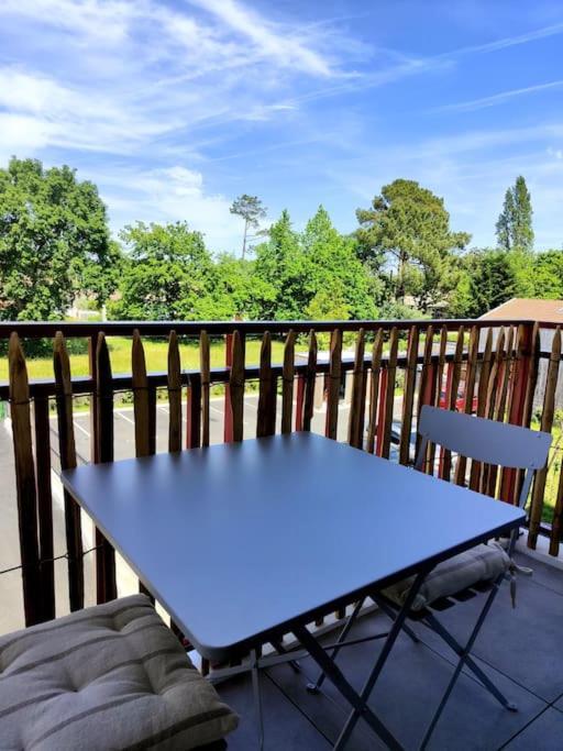 Location De Vacances A Andernos - Appartement 2 Chambres Dans Residence Neuve Exterior photo